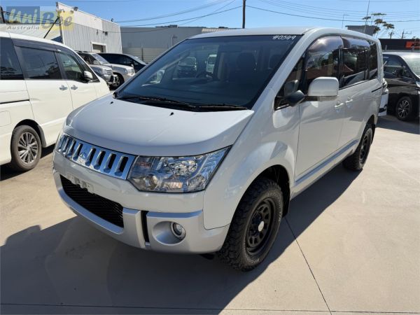 2015 Mitsubishi Delica Wagon CV1W Diesel image