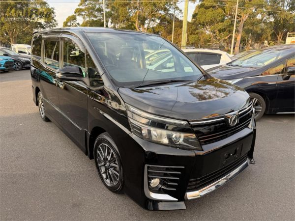 2014 Toyota Voxy Wagon ZRR80W 2.0l image