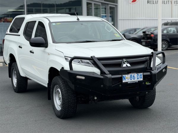 2021 Mitsubishi Triton MR GLX image