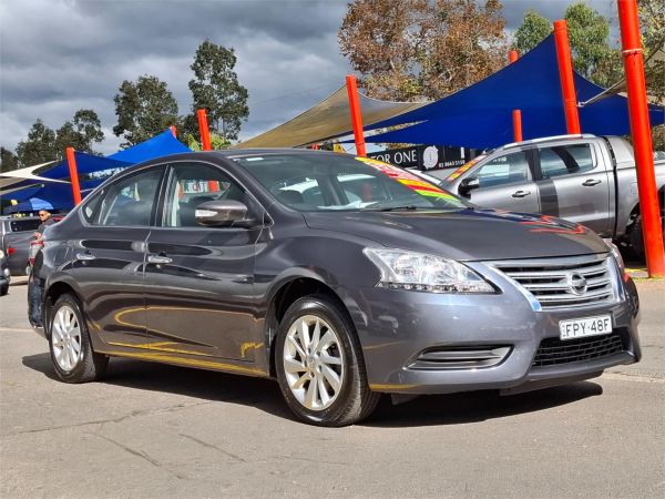 2012 Nissan Pulsar B17 ST image