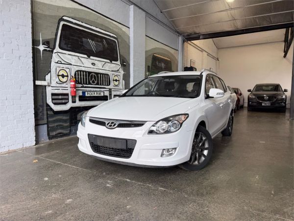 2012 HYUNDAI i30 4D WAGON FD MY12 cw SLX 1.6 CRDi image