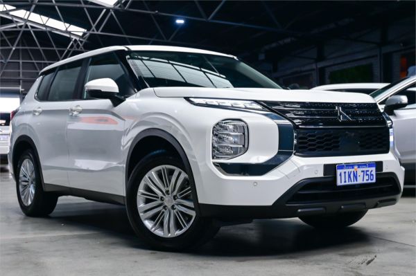 2024 Mitsubishi Outlander ZM ES image