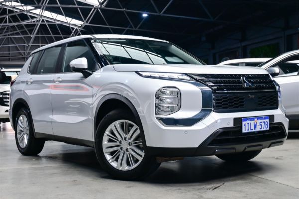 2024 Mitsubishi Outlander ZM ES image