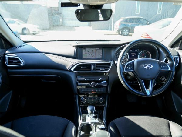 2017 INFINITI Q30 Wagon H15 GT image