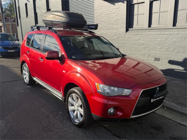2010 MITSUBISHI OUTLANDER 4D WAGON ZH MY10 LS image