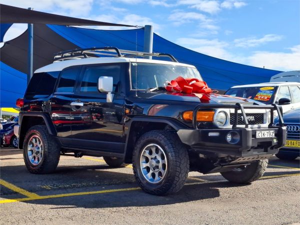 2012 Toyota FJ Cruiser GSJ15R  image