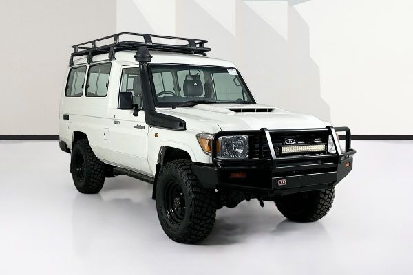 2019 Toyota Landcruiser VDJ78R Workmate Troopcarrier image