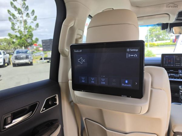 2023 Toyota Landcruiser FJA300R Sahara image