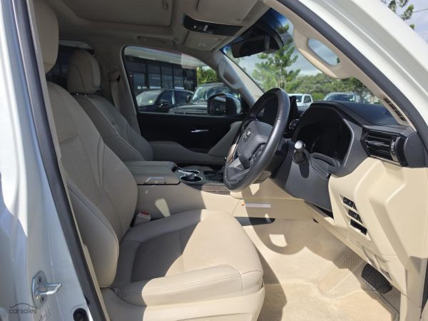 2023 Toyota Landcruiser FJA300R Sahara image