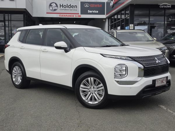 2024 Mitsubishi Outlander ZM ES image