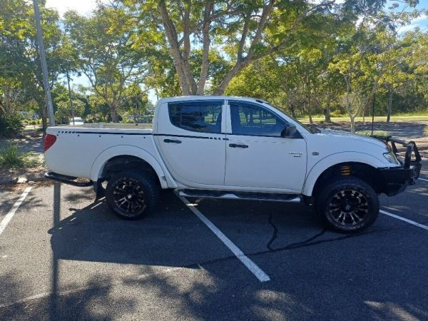 2011 Mitsubishi Triton MN GLX image