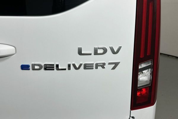 2023 LDV eT60 SK8C image