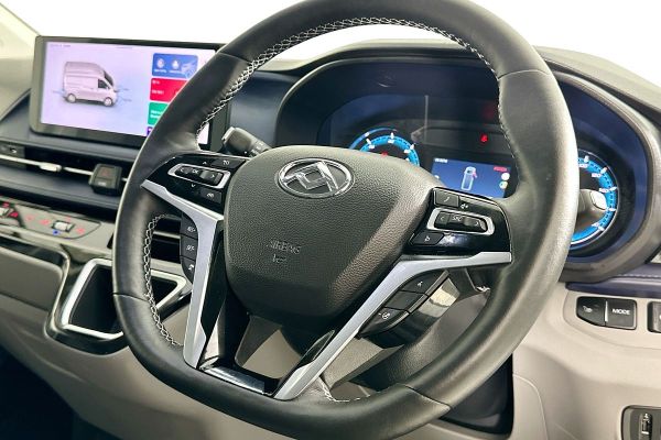 2023 LDV eT60 SK8C image