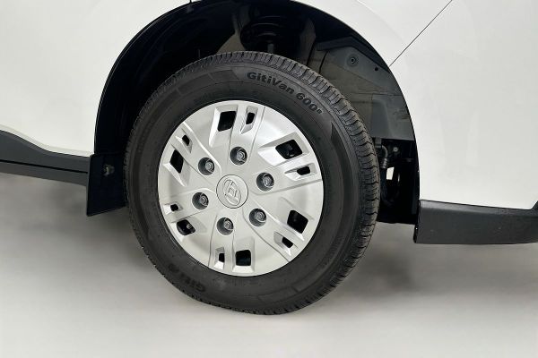 2023 LDV eT60 SK8C image