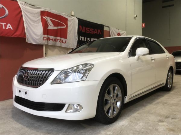 2009 TOYOTA CROWN Other URS206 Majesta image