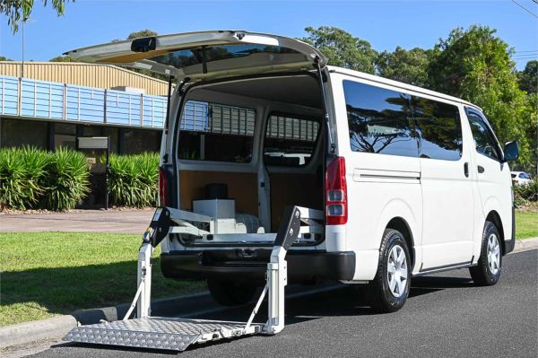 2020 Toyota Hiace GDH206 DX image