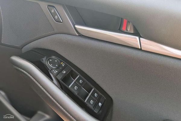 2025 Mazda 3 BP Series G20 Pure image
