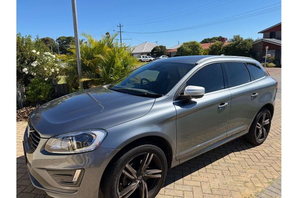 2017 Volvo XC60  T5 R-Design image