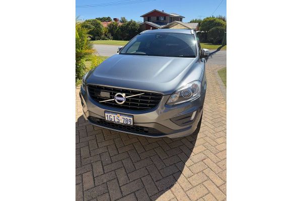 2017 Volvo XC60 T5 R-Design image