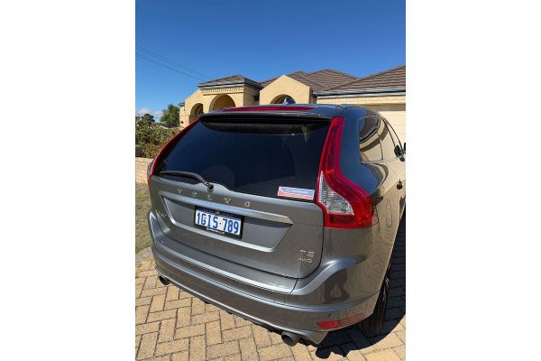 2017 Volvo XC60 T5 R-Design image