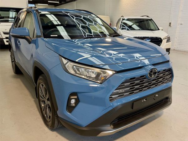 2024 Toyota RAV4 MXAA52R GXL image