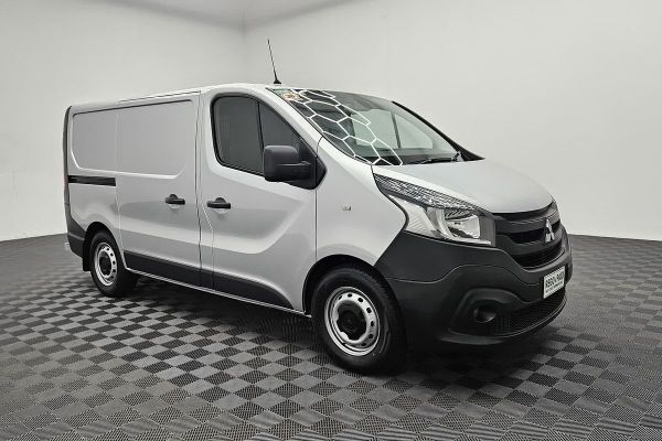 2020 Mitsubishi Express  GLX image