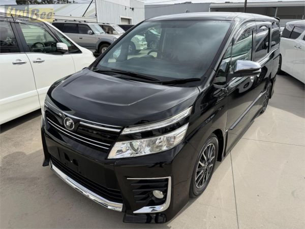2015 Toyota Voxy Wagon ZRR80W 2.0l image