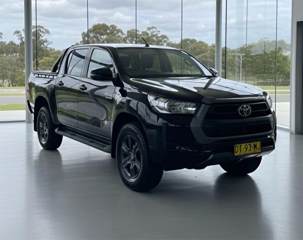 2023 TOYOTA HILUX DOUBLE CAB P/UP GUN136R SR HI-RIDER (4x2) image