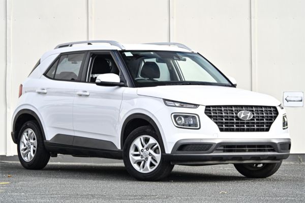 2019 Hyundai Venue QX Active image
