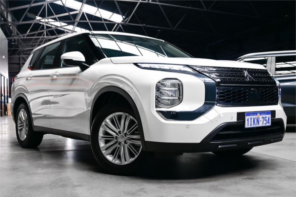 2024 Mitsubishi Outlander ZM ES image