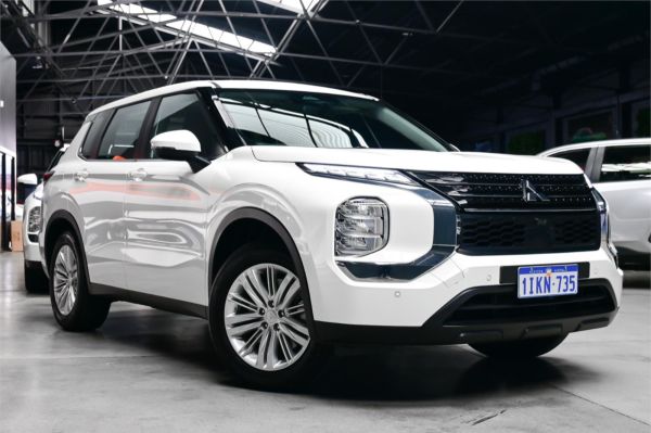 2024 Mitsubishi Outlander ZM ES image
