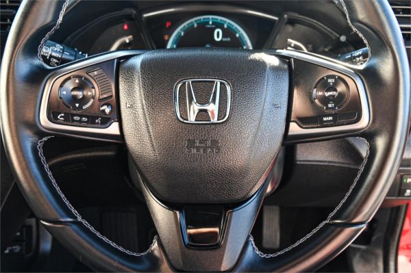 2017 Honda Civic Hatchback 10th Gen MY17 VTi-S image