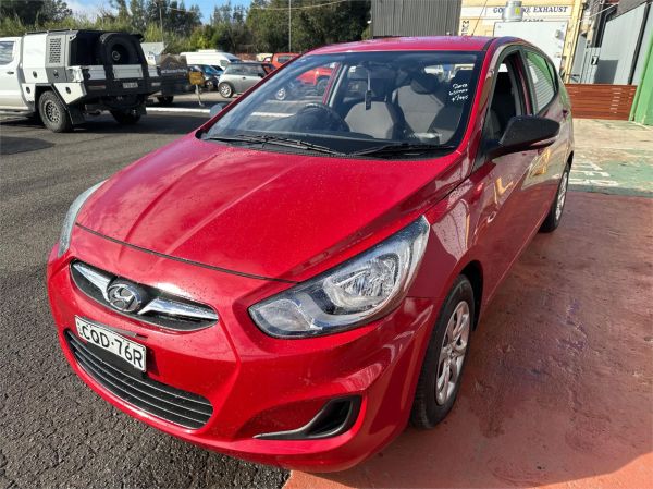 2013 Hyundai Accent RB Active image