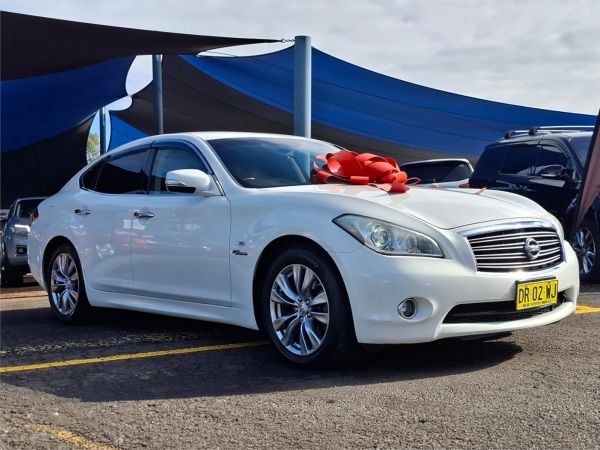 2013 NISSAN FUGA SEDAN Auto R image