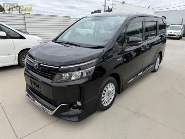 2015 Toyota Voxy Wagon ZWR80 Hybrid image