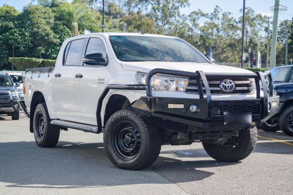2017 Toyota Hilux SR Auto 4x4 Double Cab image