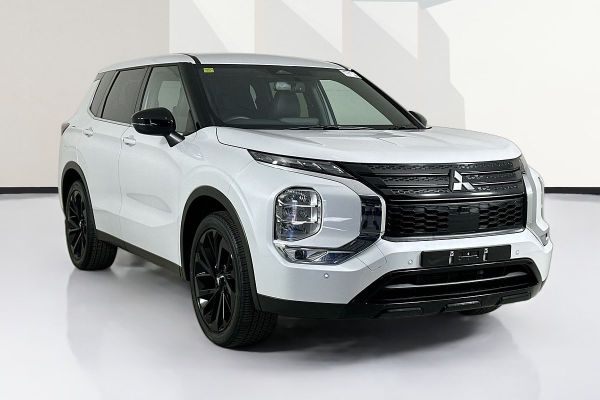 2025 Mitsubishi Outlander ZM Black Edition image