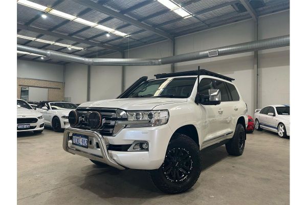 2019 Toyota Landcruiser VDJ200R Sahara image