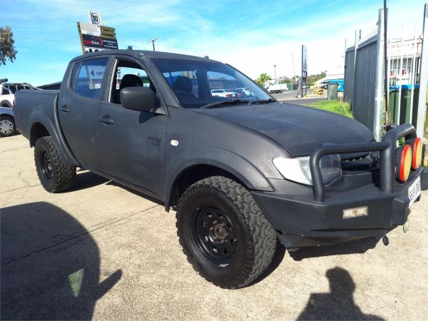 2012 MITSUBISHI TRITON DOUBLE CAB UTILITY MN MY12 GLX (4x4) image