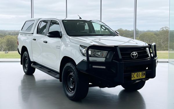 2021 TOYOTA HILUX DOUBLE CAB P/UP GUN126R FACELIFT SR (4x4) image