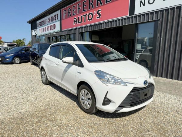 2019 Toyota Vitz AHXNB F image