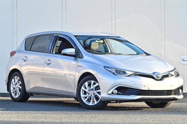 2017 Toyota Corolla ZWE186R Hybrid image