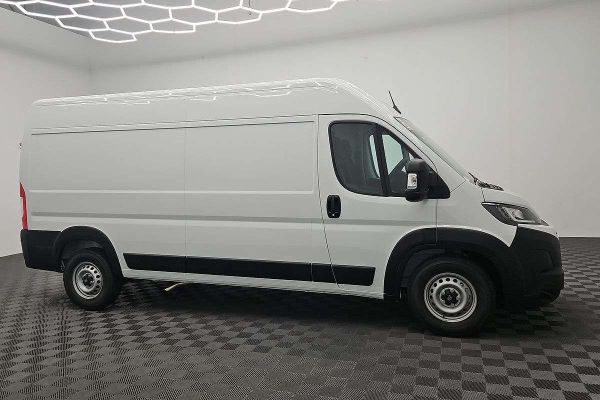 2026 Fiat Ducato Series 2 LWB Mid Roof image