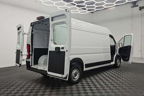 2026 Fiat Ducato Series 2 LWB Mid Roof image