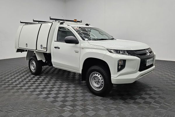 2019 Mitsubishi Triton MR GLX image