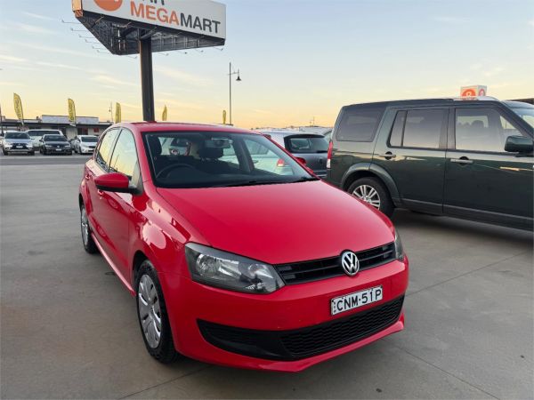 2013 VOLKSWAGEN POLO 5D HATCHBACK 6R MY13.5 TRENDLINE image