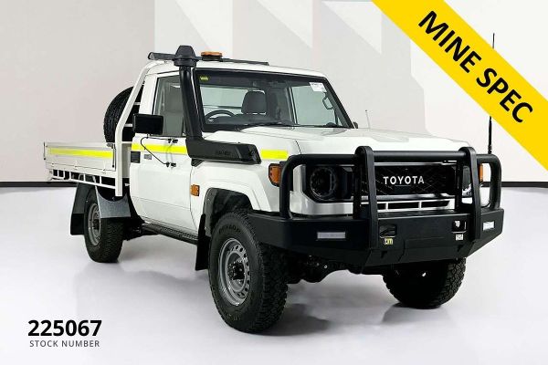 2024 Toyota Landcruiser GDJL79R Workmate image