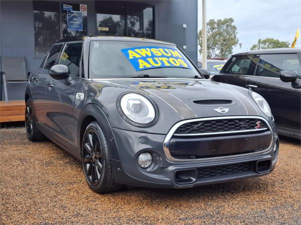 2017 MINI Hatch Hatchback F55 Cooper S image