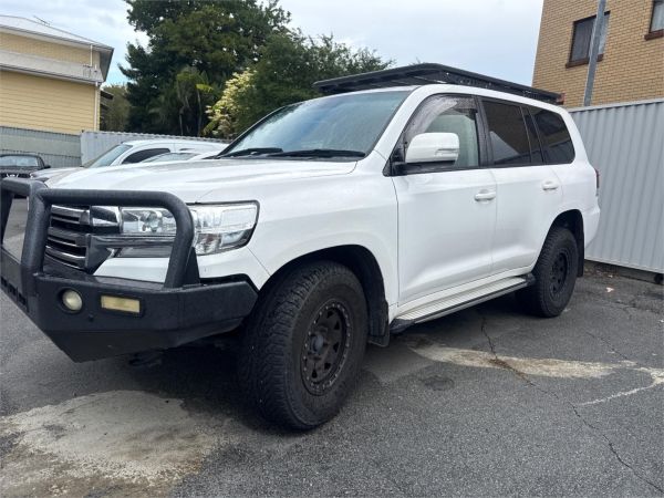 2017 Toyota Landcruiser Wagon VDJ200R GXL image