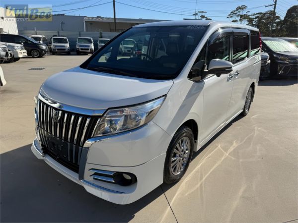 2015 Toyota Esquire Wagon ZRR80W 2.0L image